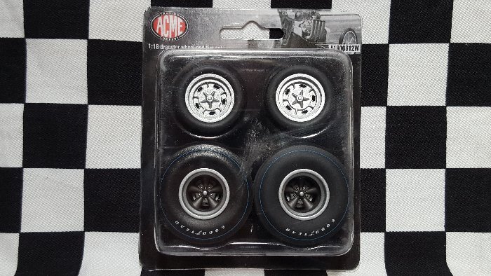 A1800812W - Winged Express 1:18th Drag Wheel & Tyre Set