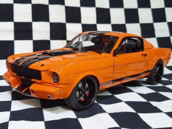 1965 Shelby GT350R  1:18th Ford Mustang Twister Orange Street Fighter