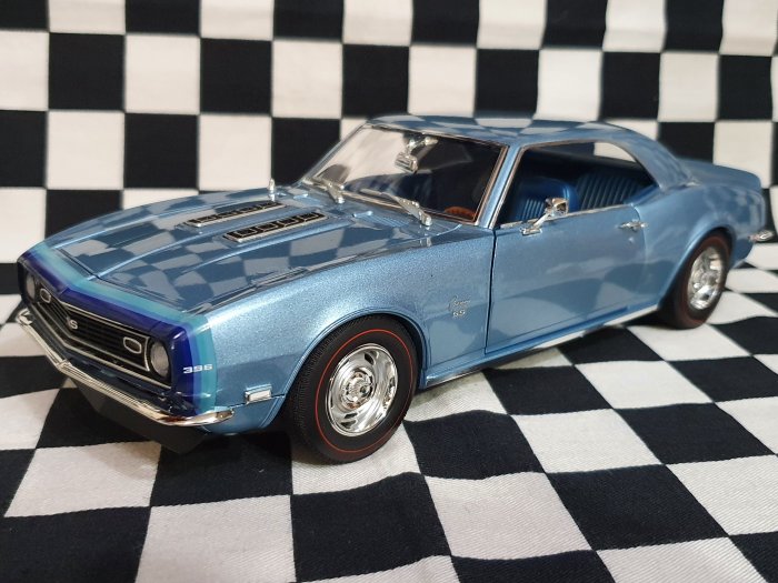1968 Chevrolet 1:18th Grotto Blue with Blue Interior Camaro SS Coupe